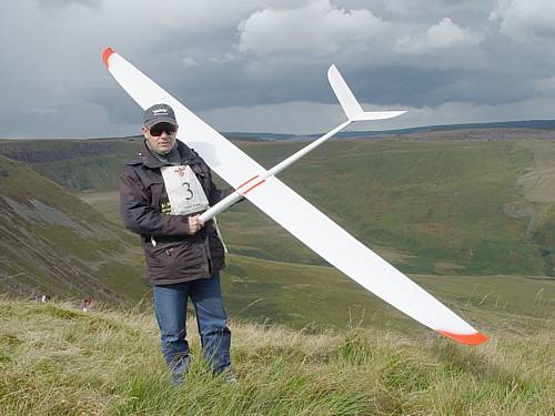 Vaclav Vojtech with his Viking prototype. 2-piece wing, approx 3m. biassed to F3B.