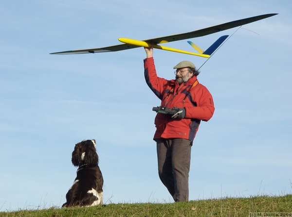 Ivinghoe Beacon: Chas Dunster, with Graphit and canine friend.