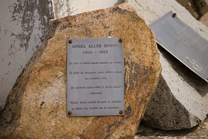Memorial to a paraponter. Sadly there are several of these at La Muela.