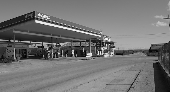 The petrol station, on the road to Cogolludo. The right turn leads to Humanes railway station.