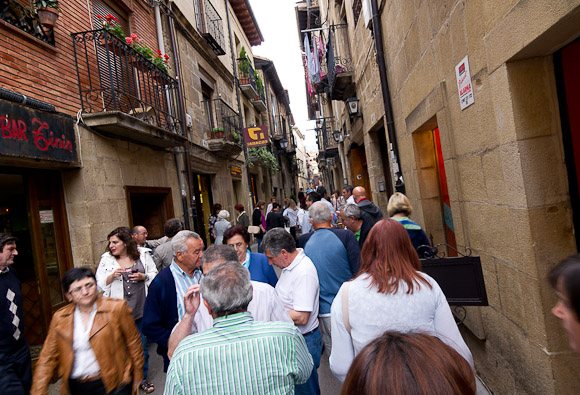 Laguardia is a major tourist centre in la Rioja, and the first time we saw tourists.