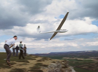 Vic Eldridge's ASW 27 gets the heave ho.