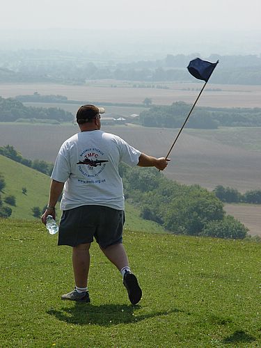 Andy Ellison about to erect his pole