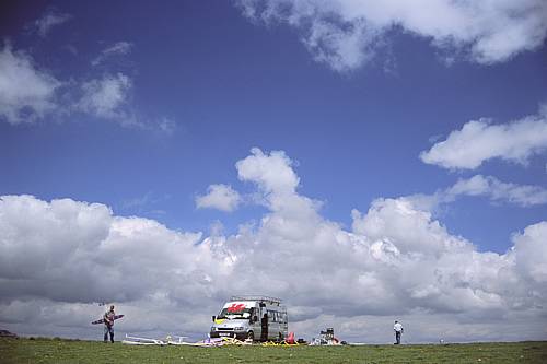 We drove from Bilbao to La Muela. Second day had classic Muela skies and little wind.