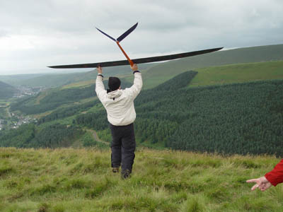 BMFA League 5 - S. Wales Launcher par excellence Ian Mason gives the Brio the heave-ho