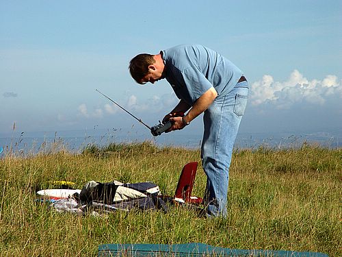 Ali Oldman prepares his model