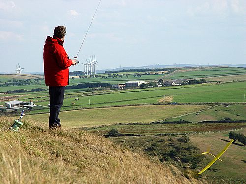 John McCurdy flies his Pike WR. Placed 6th. Note Wind farm in the background, all props turning!