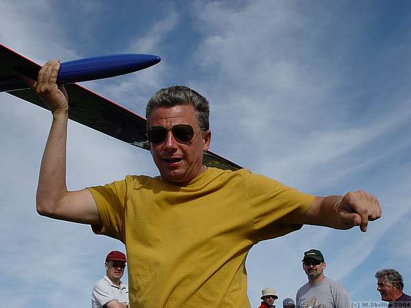 Ken Woodhouse threatens to launch Steve Clutterbug's X21.
