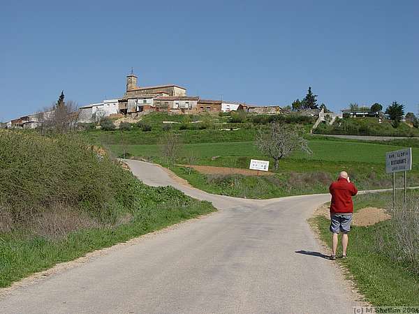 Alarilla, village at base of La Muela