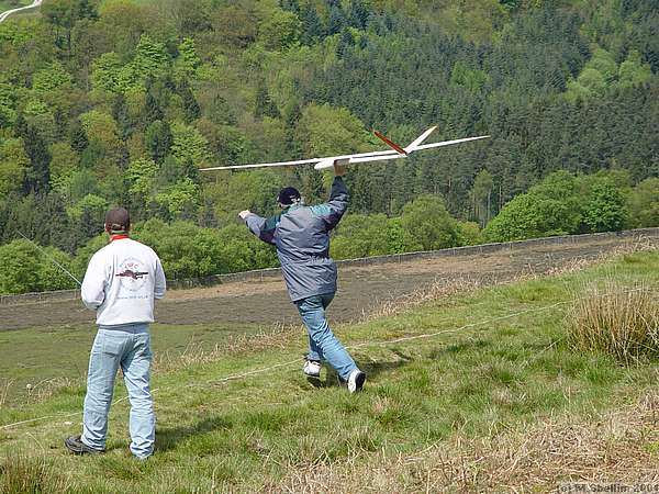 Frank's turn to fly (he did most of the launching!).