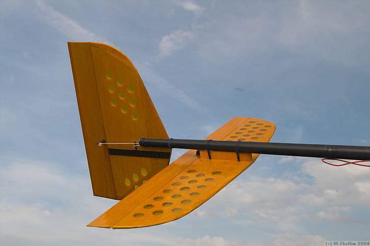 Completed lightweight tail. Note thread bindings.