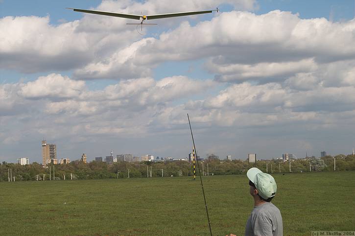 Full flaps are very effective for nose-down approaches (more down elevator compensation needed here!)