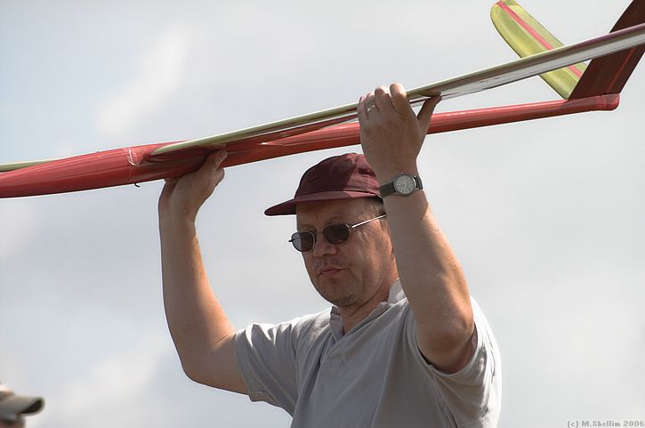 Mark Passingham launching for Stefan Siemens