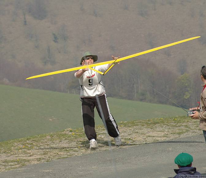 Awkward landing area meant that catching models was a real alternative. Here's Matthieu Mervelet fielding a mate's missile.