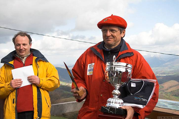 Franz Demmler takes first place. The 'dagger' is actually an airfoil blade moulded in carbon - Franz's takeaway trophy.