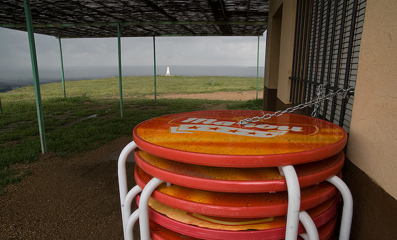Batten down the hatches... Cafe, top of La Muela