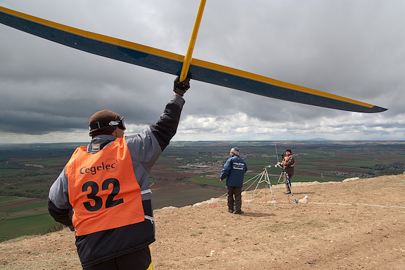 Remi Girard about to launch for Michel Etchart