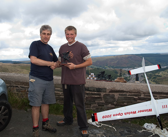 Graham Reed accepts the fastest time trophy