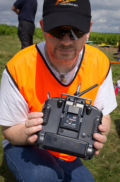 Frank Hulton shows the FrSky telemetry-capable module in his JR Tx. Can set audio alarms for voltage and reception quality.