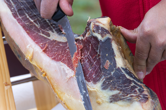 Slicing the jamon. Delicious!