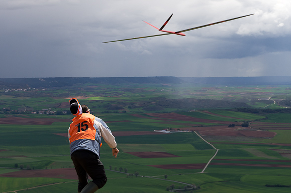 Alberto Portella loses his hat